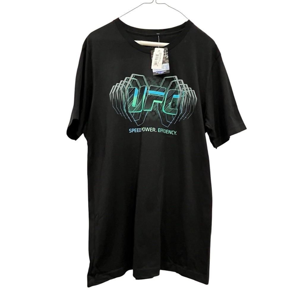 NWT Men's Size L UFC T Shirt.‎